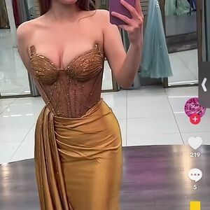 Elegant Gold Evening Dress